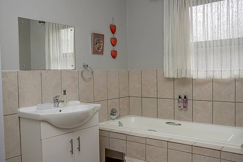 Woodpecker's Inn Guest House