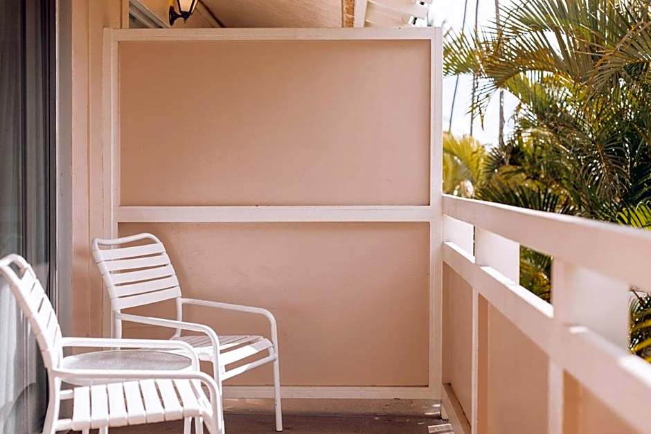 Plantation Hale Suites