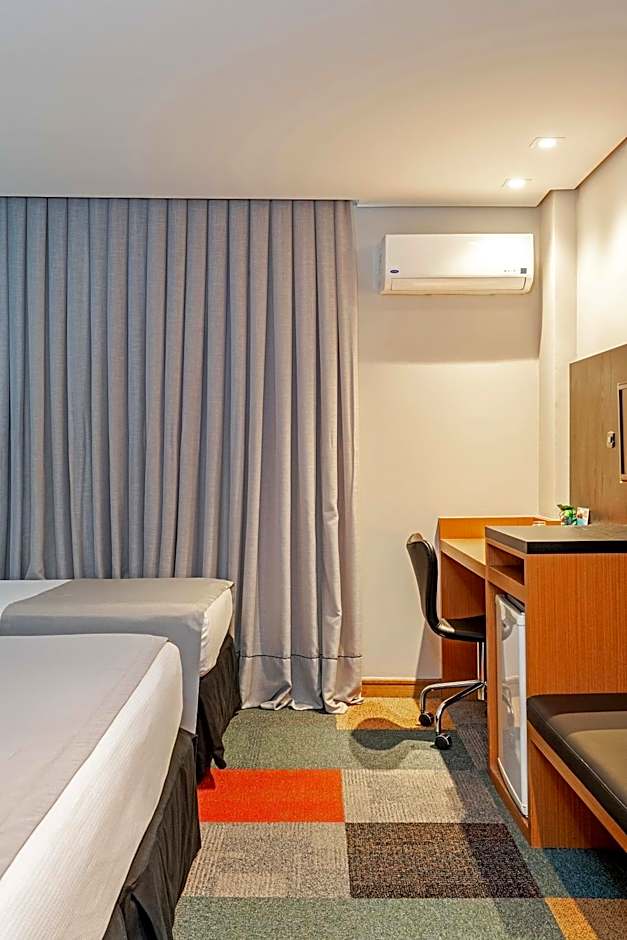 Slaviero Essential Curitiba Batel