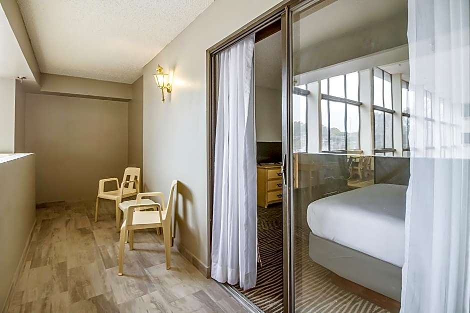 Clarion Hotel Jackson Northwest