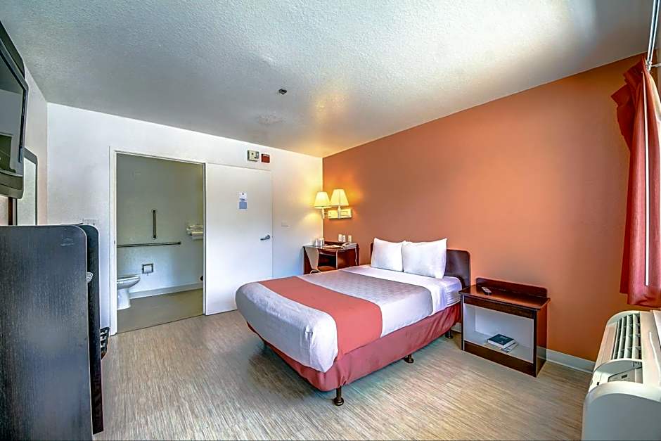 Motel 6 San Antonio, Tx Six Flags Fiesta TX - La Cantera Area