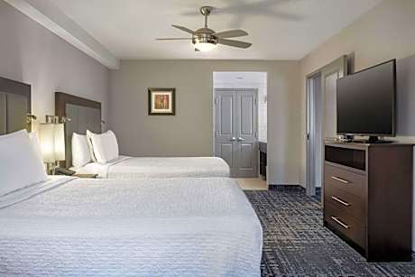 2 Queen Beds 1 Bedroom Suite Nonsmoking