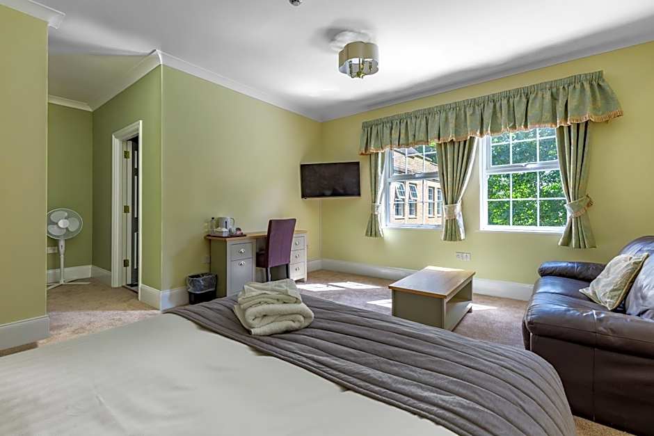 Woodland Manor Hotel