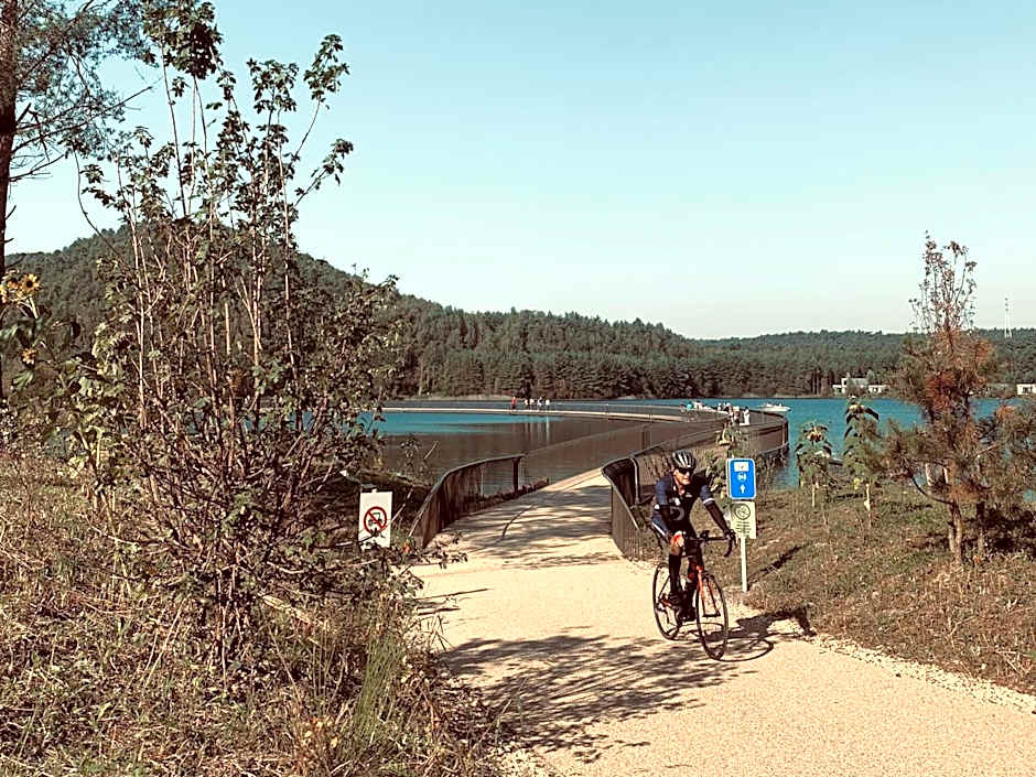 Hotel Au Nom De Dieu