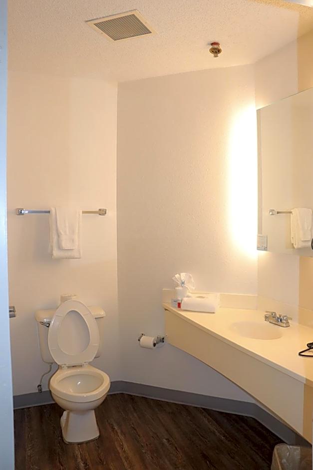 Howard Johnson by Wyndham Tifton GA I-75