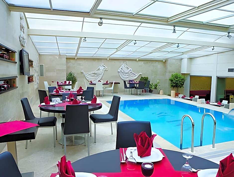 May Park Hotel