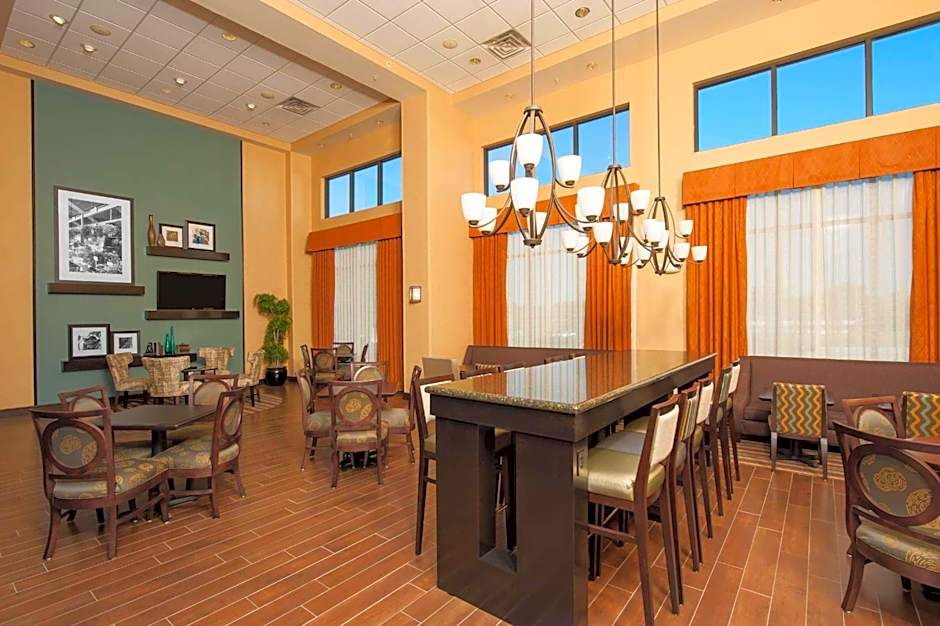 Hampton Inn By Hilton & Suites Moline-Quad City International Airport, Il