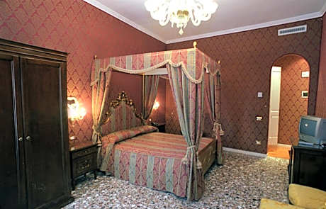 Junior Suite with Canal View (4 Adults)