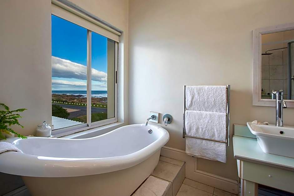 138 Marine Beachfront Guesthouse