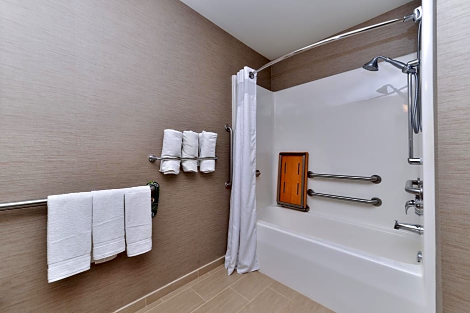 Holiday Inn Express Hotel & Suites St. Louis West-OFallon By IHG