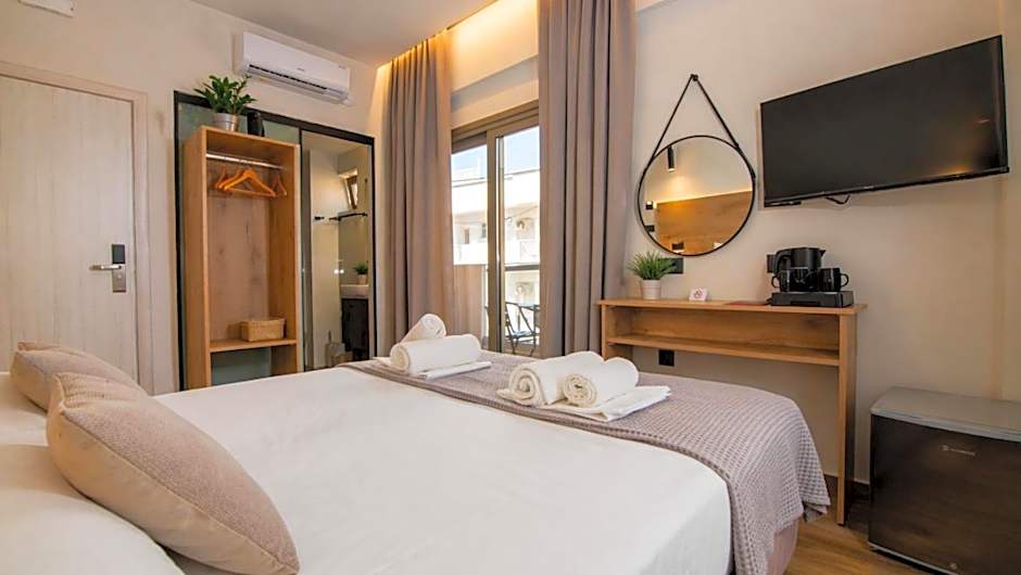 Lunar Hotel Modern Boutique
