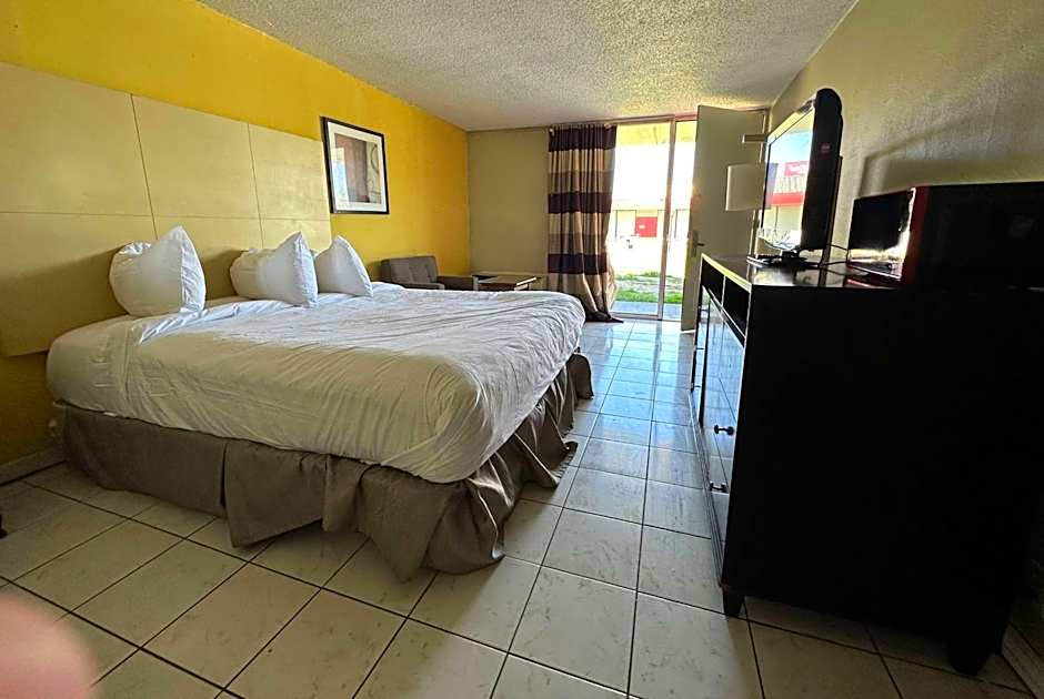 Travelodge by Wyndham Lumberton