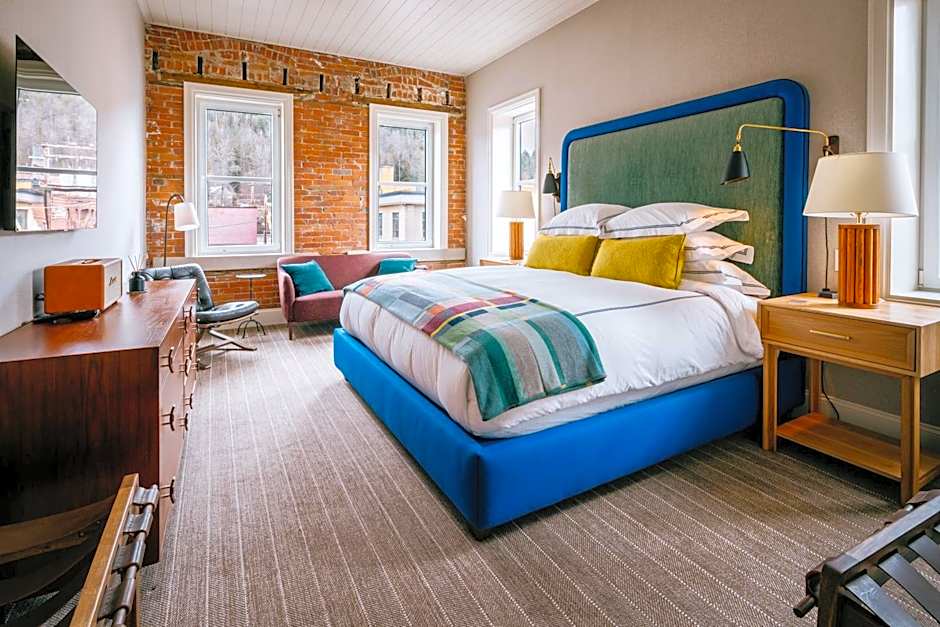 Eleven Revelstoke Lodge