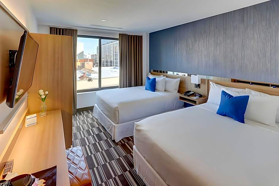 Microtel Inn by Wyndham Long Island City