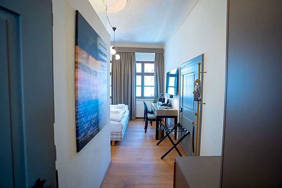 Maxim Suites by Elias Holl