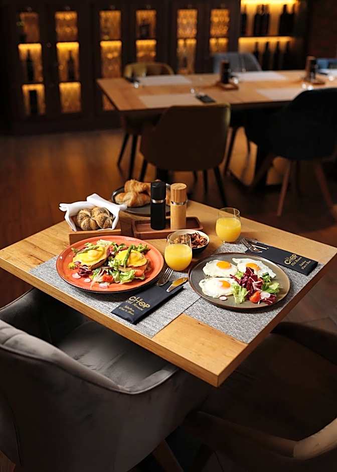 Chop Old House Hotel