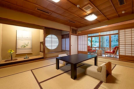 Japanese-Style Family Room