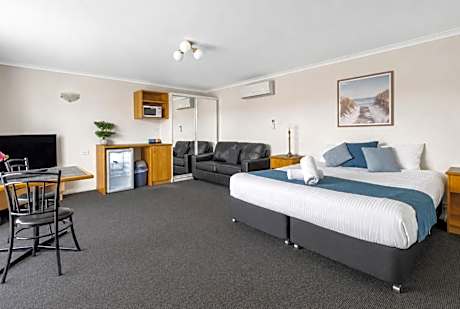 Deluxe Room with Spa Bath
