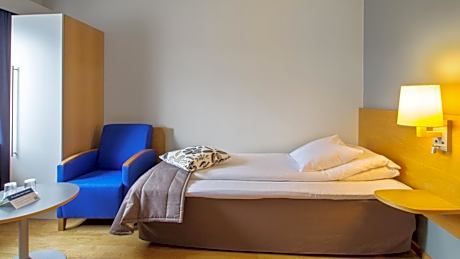 Single Room - Non-Smoking