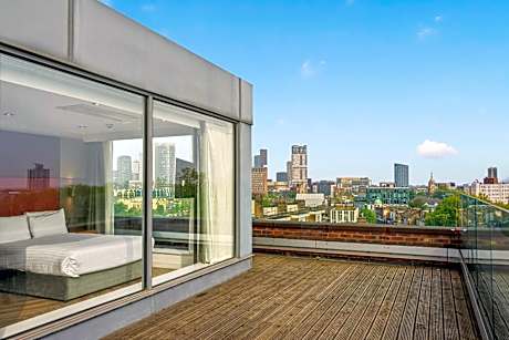 Roomzzz London Stratford