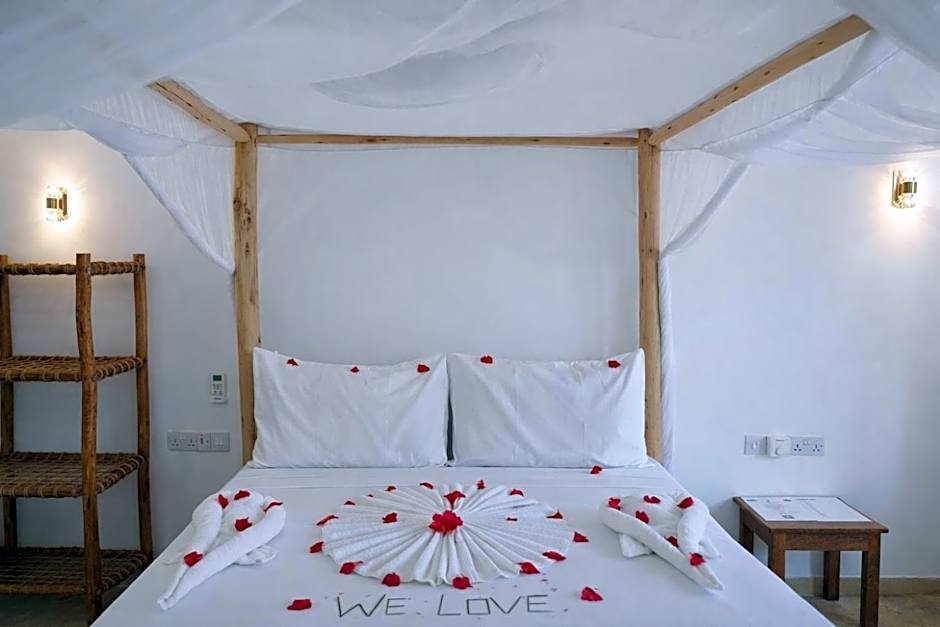 AROYA Boutique Hotel