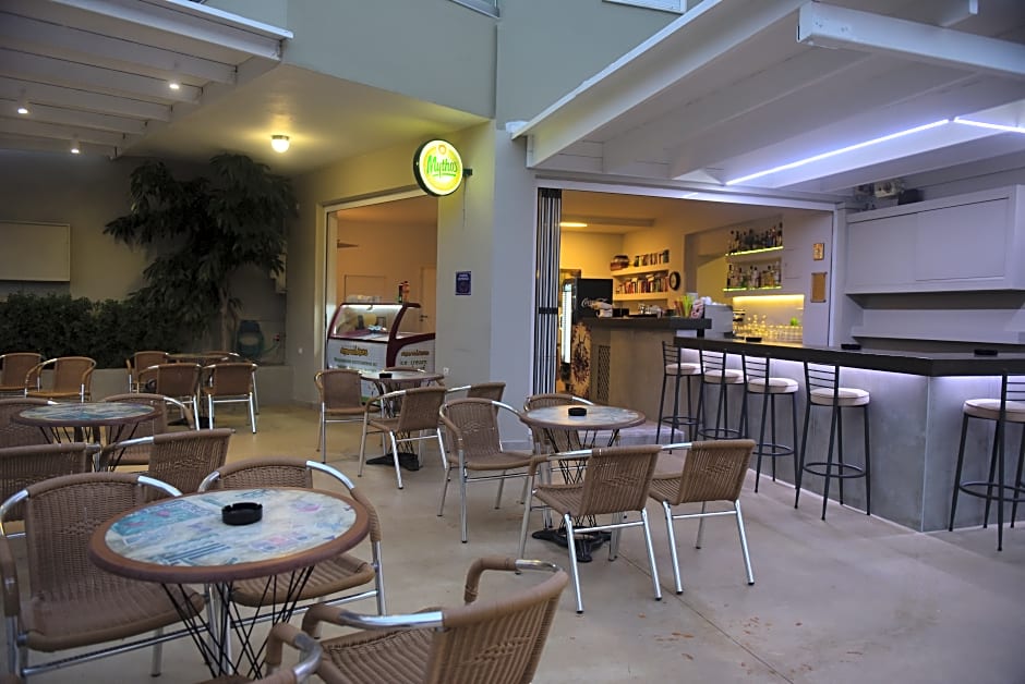 Blue Horizon Apartments