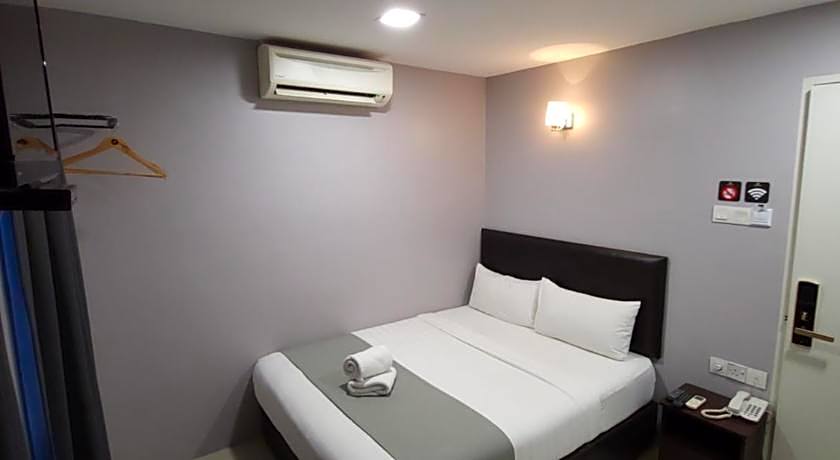 ROYALE CITY HOTEL