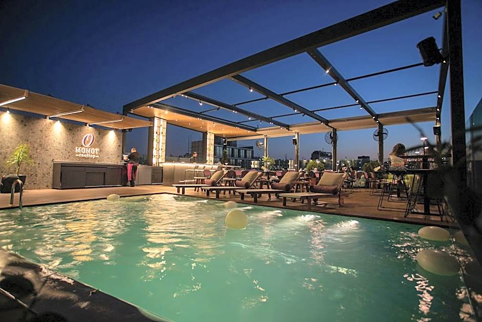 O Monot Luxury Boutique Hotel
