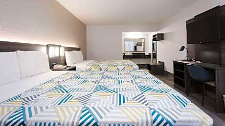 2 Queen Beds - Non-Smoking