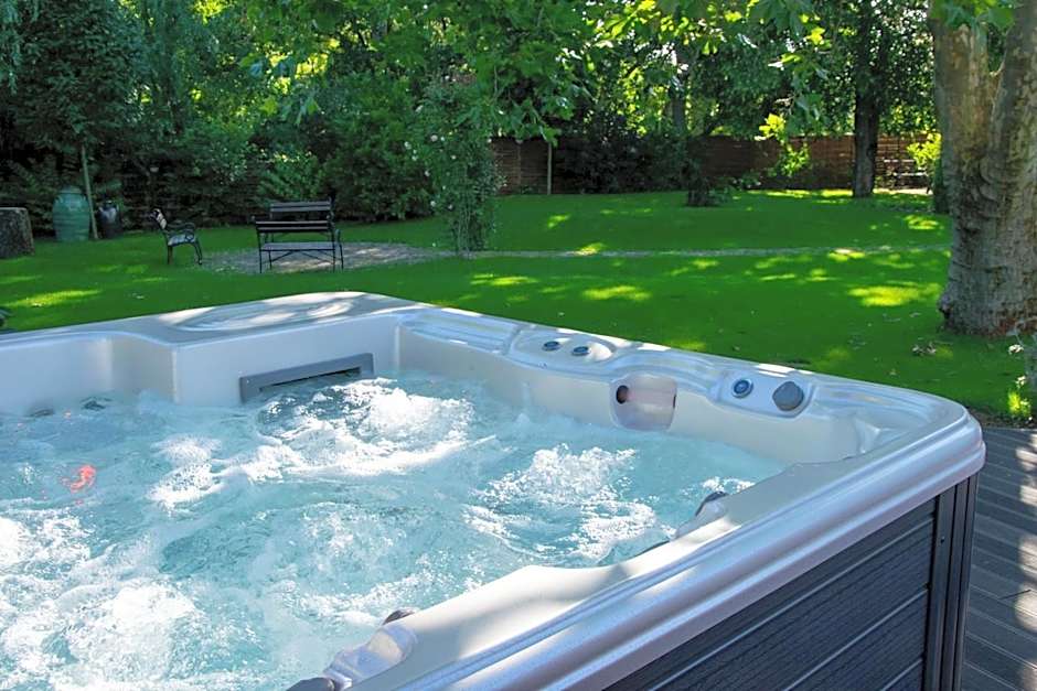 Hotel Czinege & Étterem