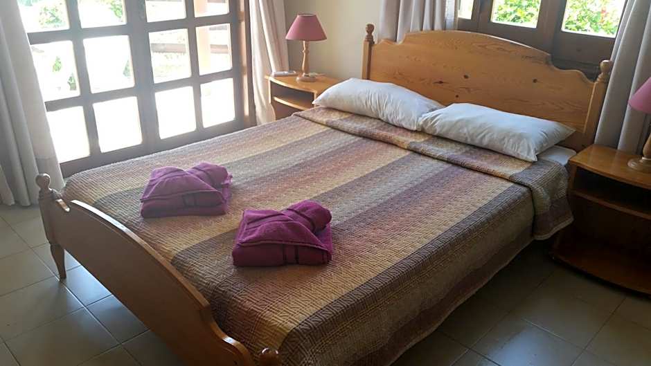 Pelekanos Apartments