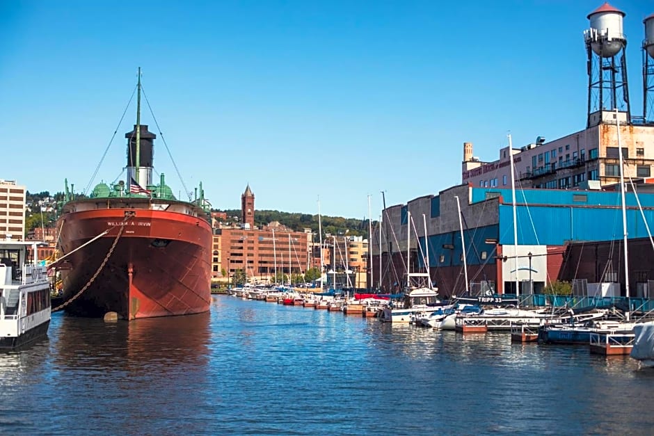 Holiday Inn & Suites Duluth-Downtown By IHG