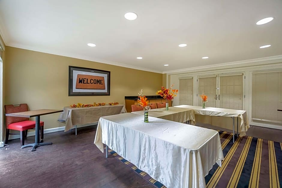 Extended Stay America Suites - Seattle - Everett - Silverlake