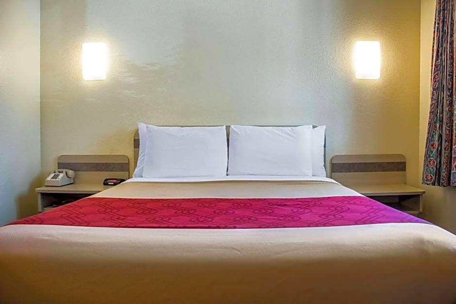 Econo Lodge Meadville