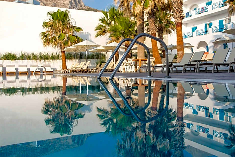 Kamari Beach Hotel
