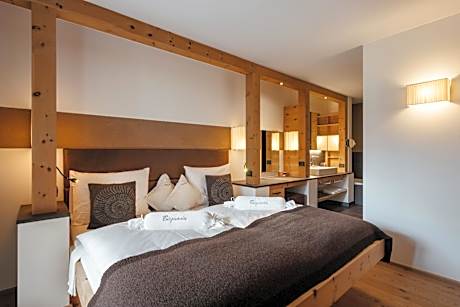 One-Bedroom Suite (2 Adults)