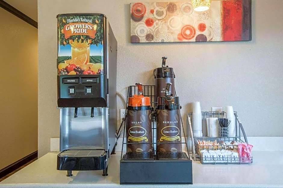 Super 8 by Wyndham Mansfield LA