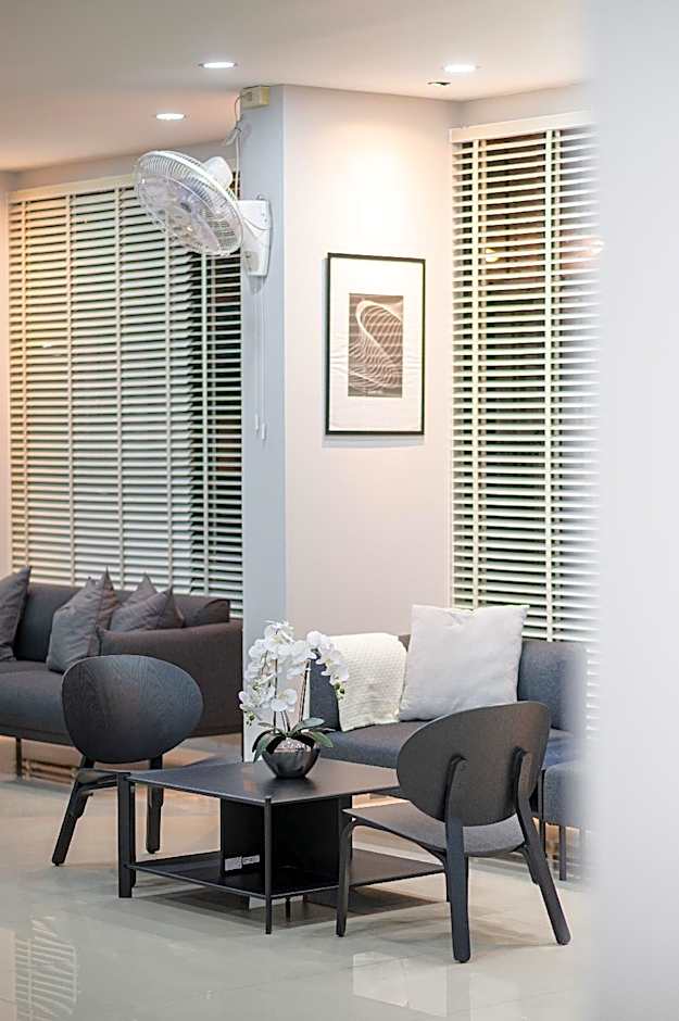 C2U Hotel Uthai Thani