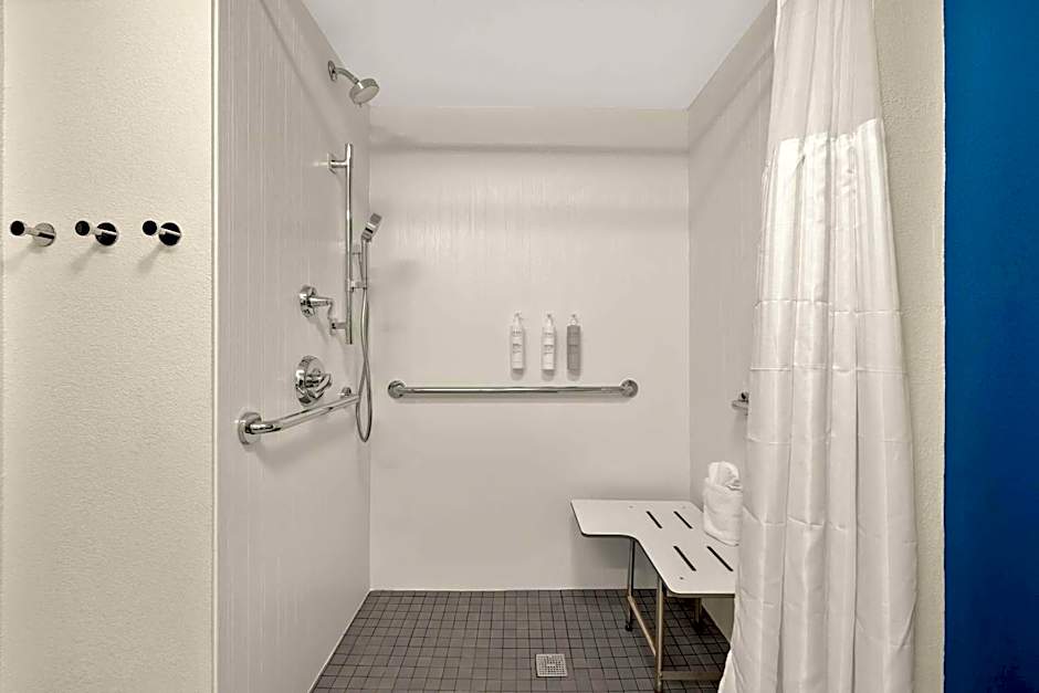 Spark by Hilton Tifton