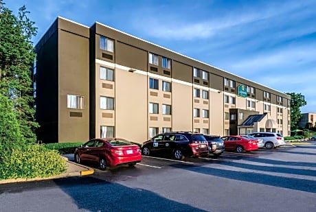 La Quinta by Wyndham Warwick Providence Airport