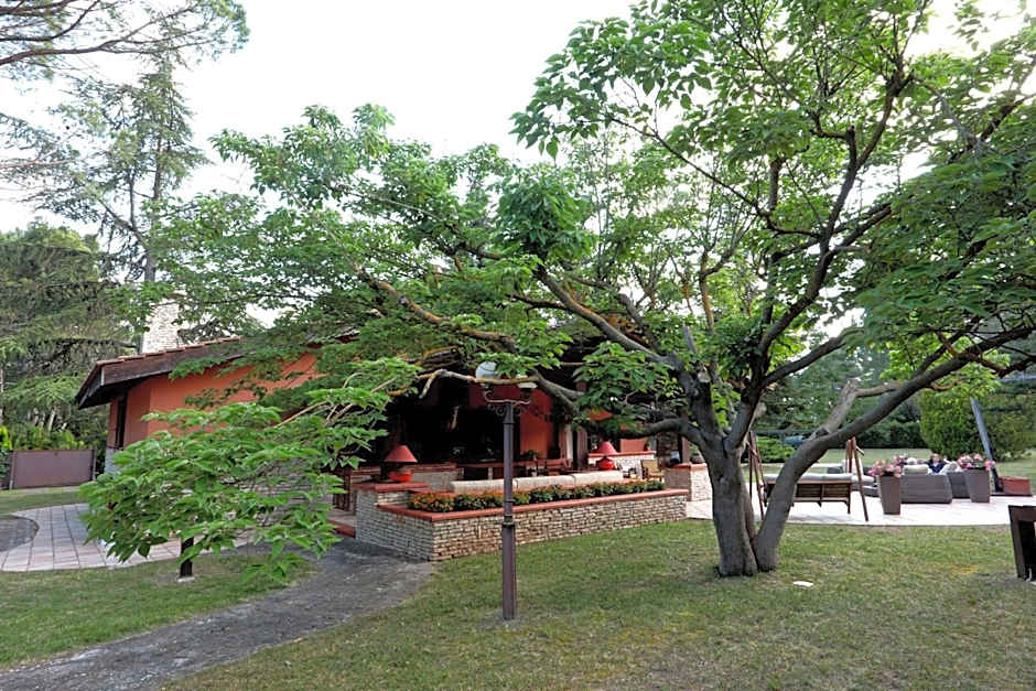 I Lari Castel Del Monte