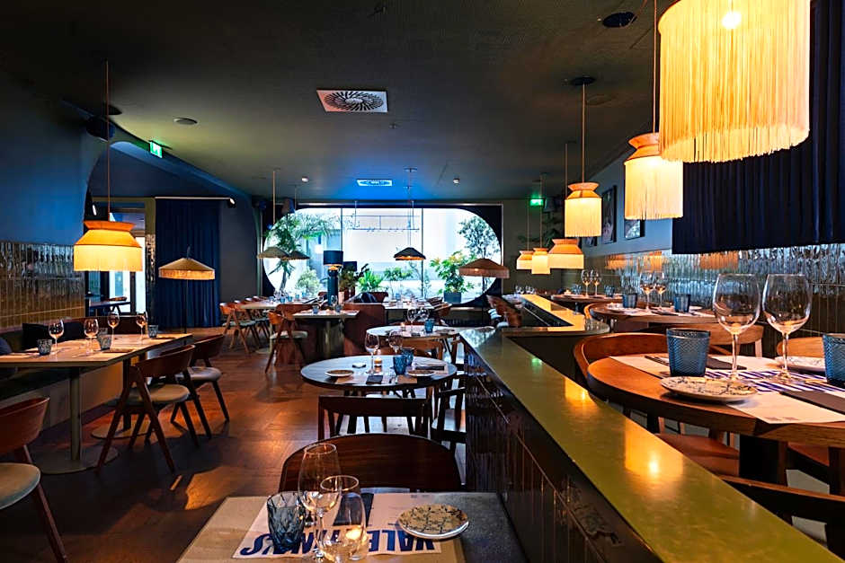 Chic & Basic Gravity