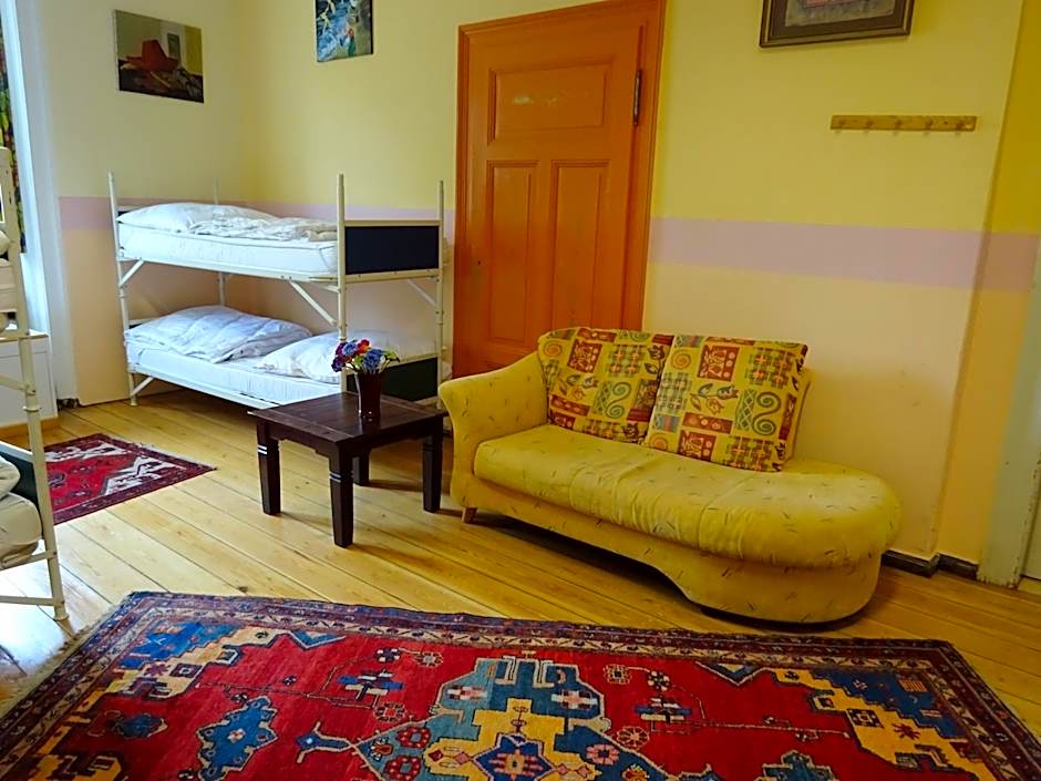 Hummel Hostel - Historische Stadtvilla mit Garten