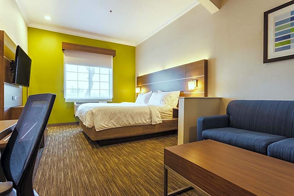 Holiday Inn Express & Suites Davis - University Area By IHG