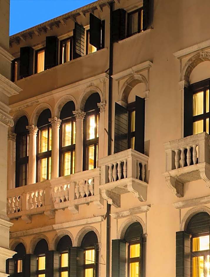 Eight Venezia