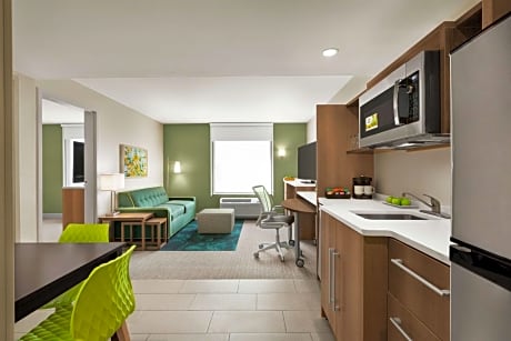 One-Bedroom King Suite - Non-Smoking