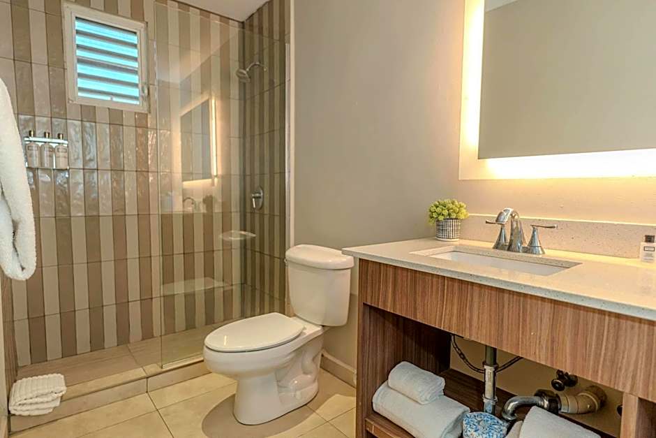 Comfort Inn & Suites Levittown