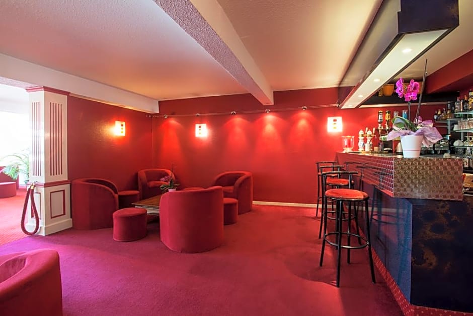 Hotel The Originals Bernay Acropole