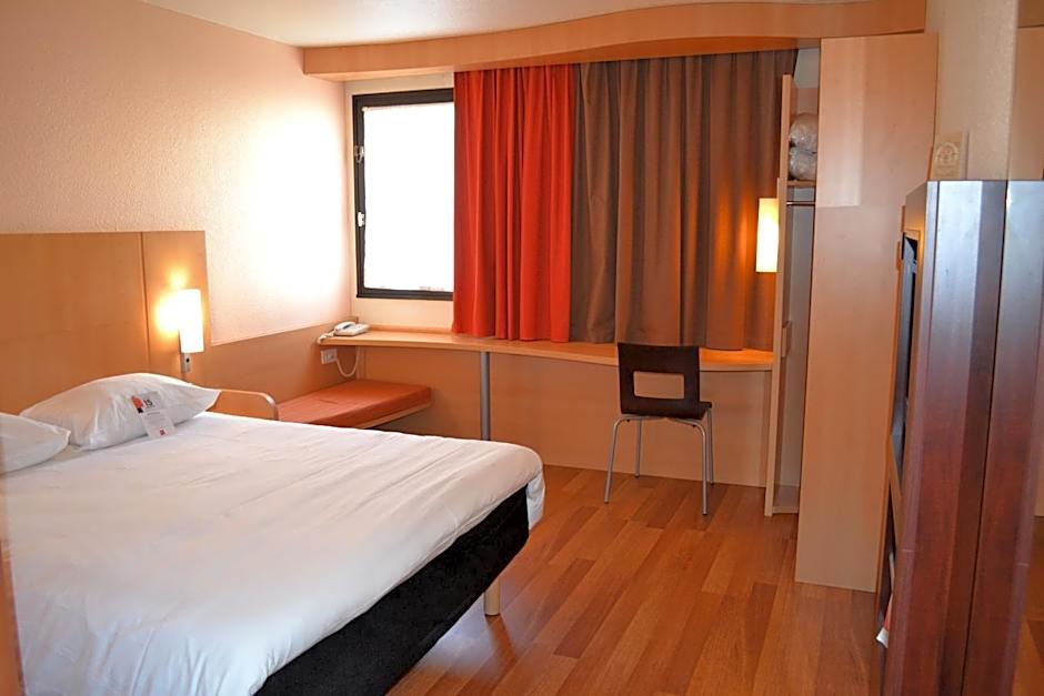 ibis Angers Centre Chateau