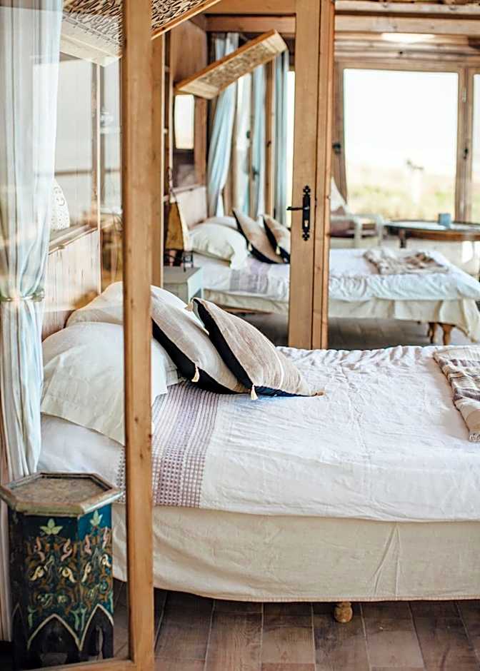 Dar Danse, the Bubble on the Beach